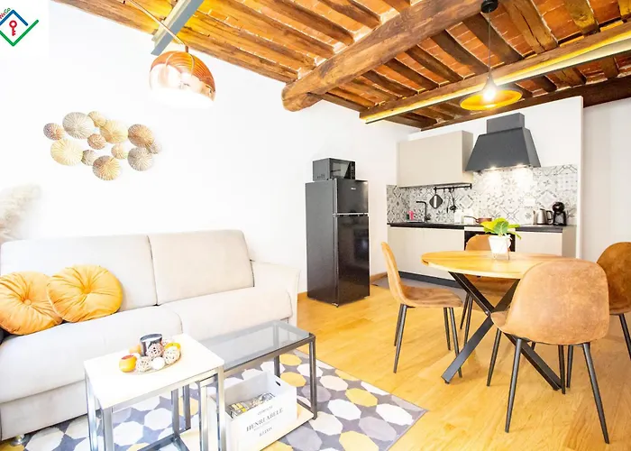 Petri 7 House In Centro Storico A By Tuscanywego ルッカ