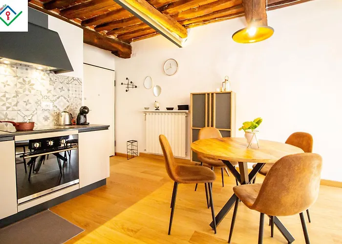 Petri 7 House In Centro Storico A By Tuscanywego